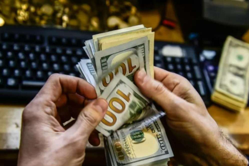 Surge in Gold Reserves Amidst US Treasury Sell-off
